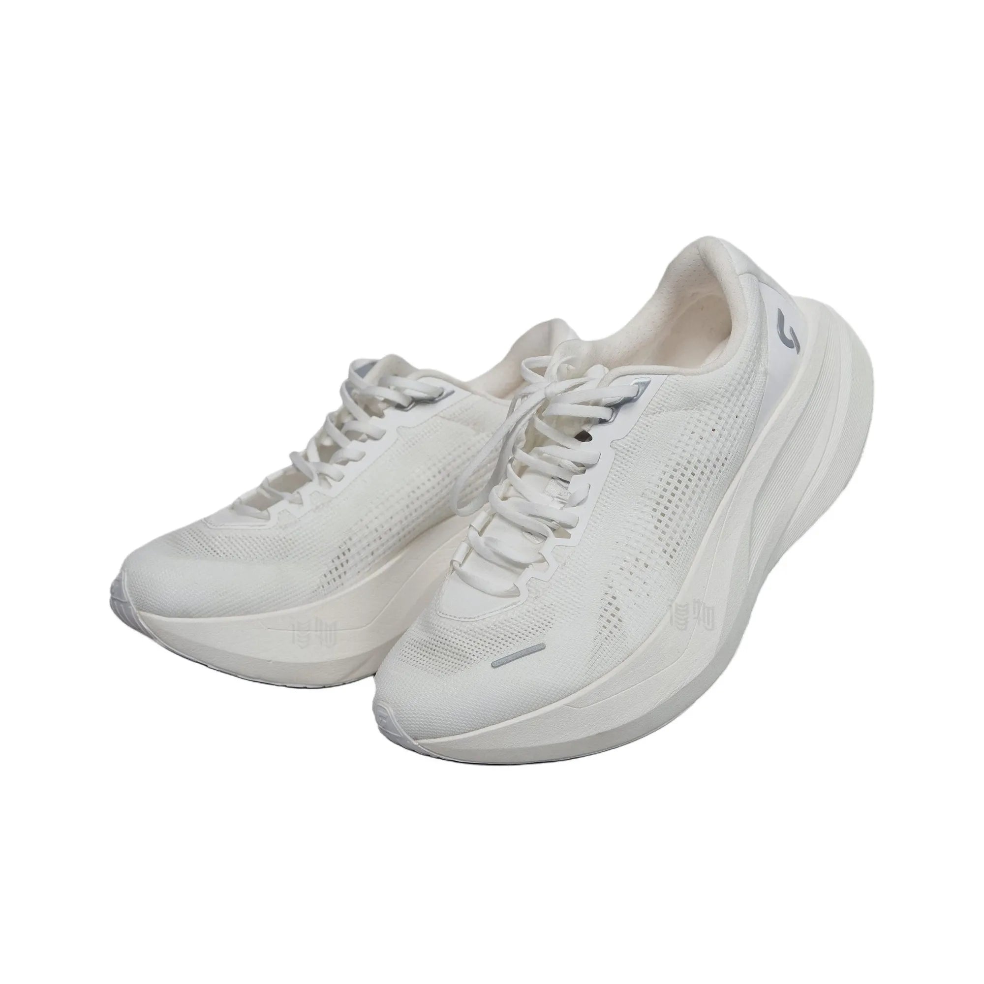 Little Dynafish 'White' | Running Shoes