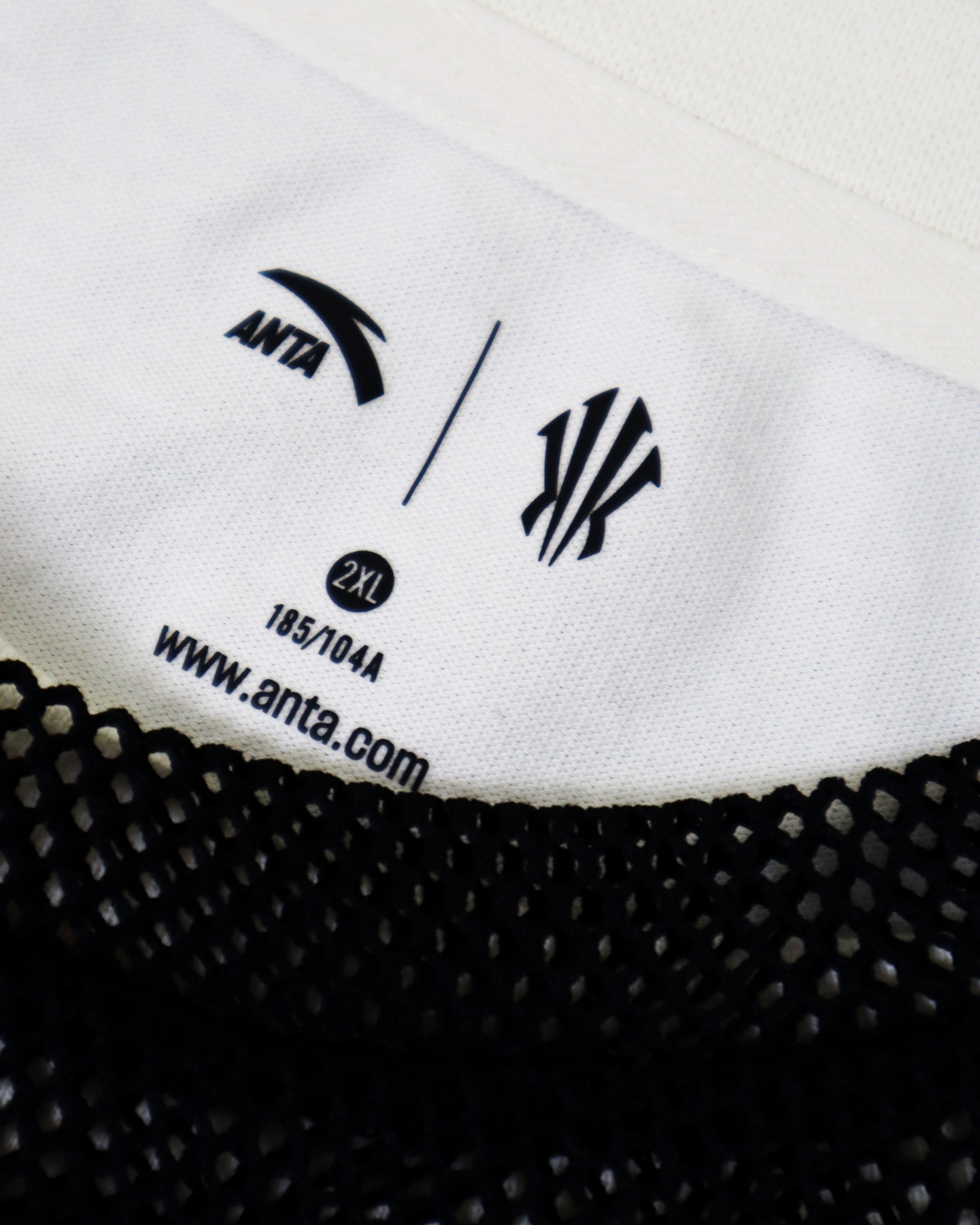 Sudadera Anta Kai 'Negro Blanco'