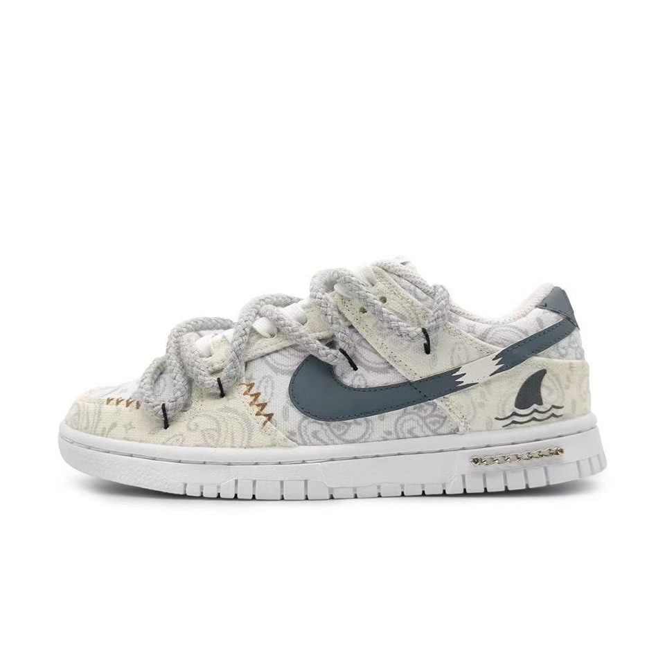 Nike Dunk Low Top 'Holiday Drift' [Customized]