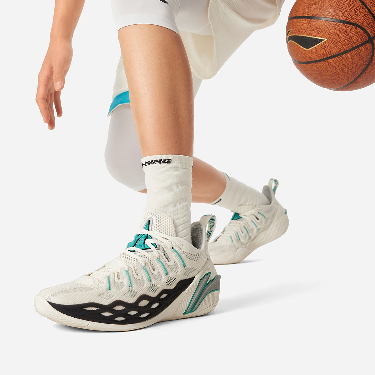 LiNing Jimmy Butler Buckets 'Ivory'