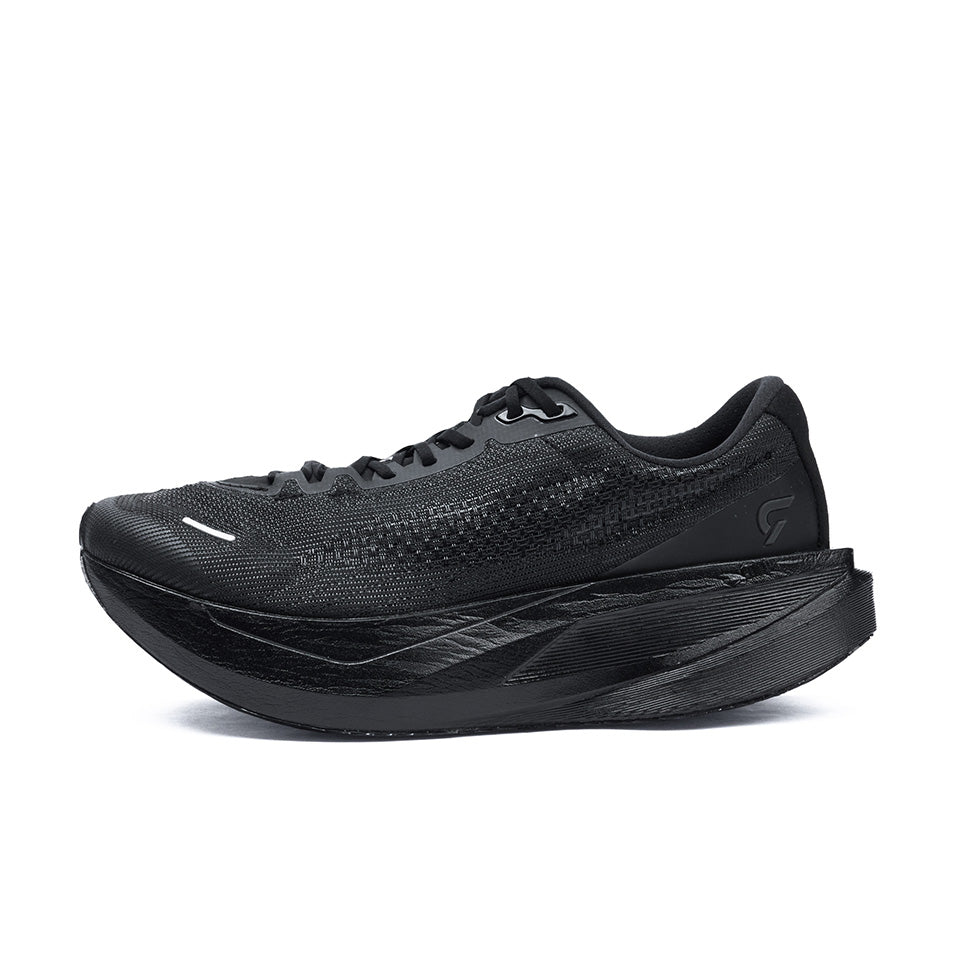 Little Dynafish 'Black' | Running Shoes